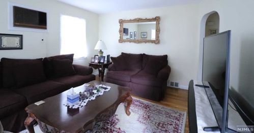 182 14th St, Cresskill NJ  07626-1806 exterior