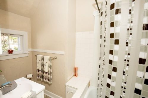 56 Foster St, New Bedford MA 02740-6677 exterior