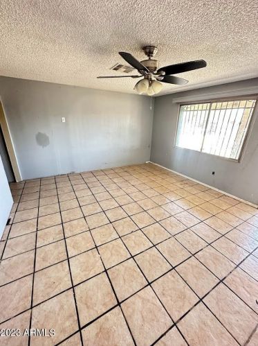 2214 73rd Dr, Phoenix AZ  85035-3211 exterior