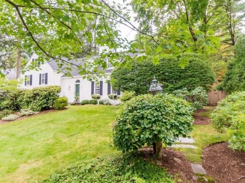 146 Arnold Rd, Newton MA 02459-3046 exterior