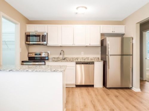 528 Horseshoe Cir, Stockbridge GA  30281-6018 exterior