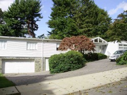 5 Pickwick Rd, Newton, MA 02465-2818