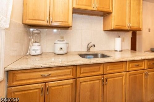 76 Frederick St, Belleville NJ 07109-1157 exterior