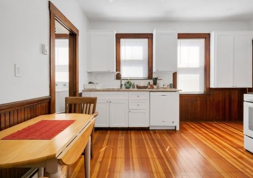 61 Paul Revere Rd, Arlington MA 02476-5729 exterior