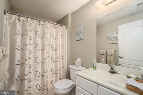 125 Sandpiper Ln, West Deptford NJ 08086-2196 exterior