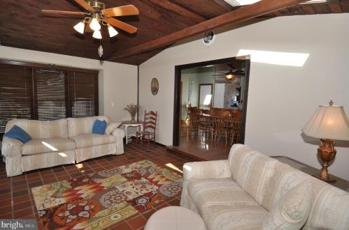 24854 Main St, Columbus NJ 08022-1339 exterior