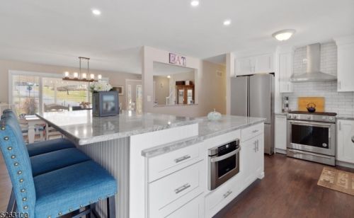 9 Lake Pochung Rd, Wantage NJ  07461-4027 exterior