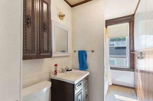 29 Halmstad St, Worcester MA 01607-1520 exterior