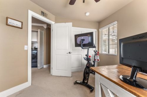 8035 Treeview Ct, Anaheim CA 92808-1553 exterior