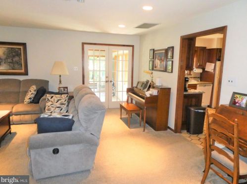 140 Grove St, Erial NJ  08081-9320 exterior