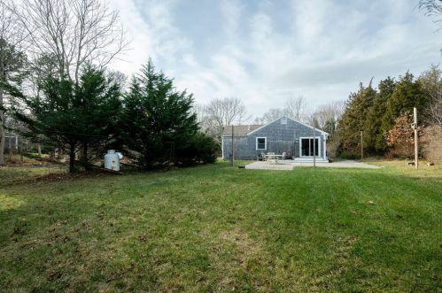 15 Highland Rd, Eastham MA 02642-3302 exterior