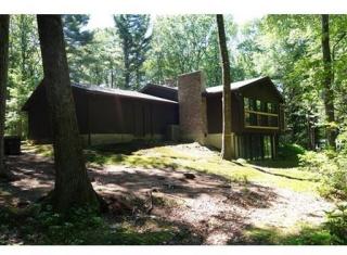 214 Valley Rd, Amherst, MA 01002-9771