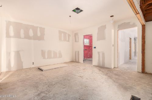 1332 Edgemont Ave, Phoenix AZ 85035-2212 exterior