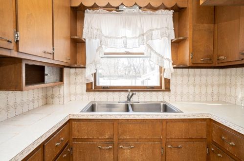 50 Caswell St, Taunton MA 02718-1120 exterior