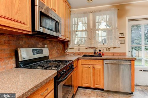 501 Broadway, West Deptford NJ 08093-1170 exterior