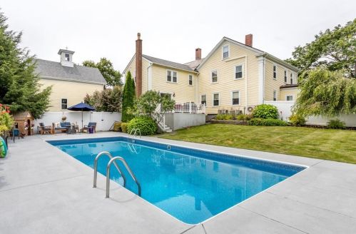 118 Messinger St, Canton MA 02021-3947 exterior