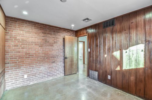 1201 Edgemont Ave, Phoenix AZ 85035-1809 exterior