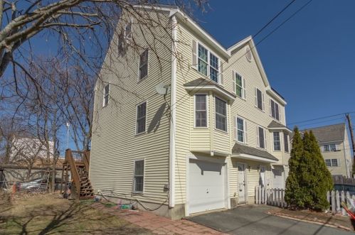 7 Bromfield St, Lawrence, MA 01841-2503