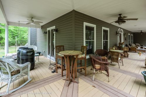 335 Veterans Hwy, Jackson Twp NJ 08527-2832 exterior