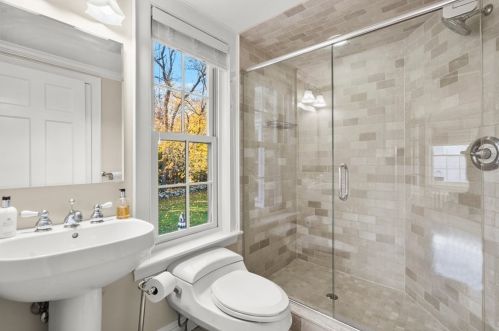 48 Cary Ave, Milton MA 02186-4222 exterior