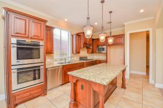 1614 Caledonia Trl, Sugar Land TX  77479-5763 exterior