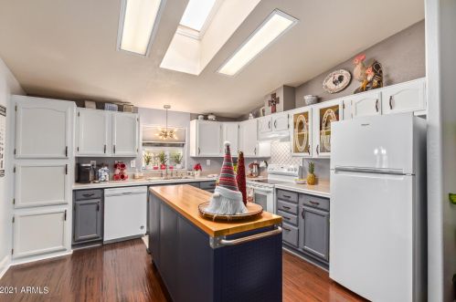 42010 3 St, Phoenix AZ 85086-7300 exterior