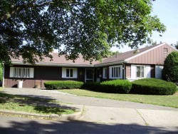 69 Maynard St, Newton, MA 02465-1344