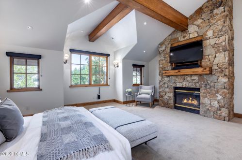 2324 Lucky John Dr, Park City UT 84060-6920 exterior