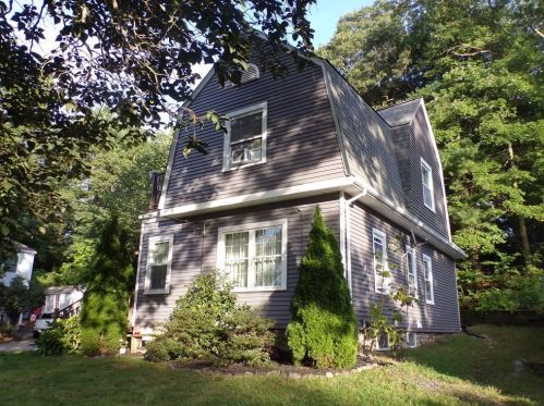 17 Clay St, Taunton, MA 02780-5037