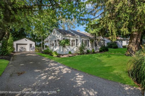 410 Belmont Ave, Tinton Falls NJ 07712-4706 exterior