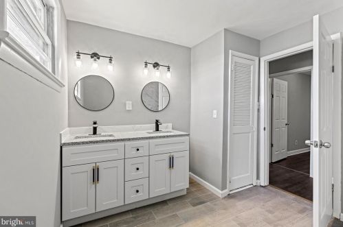 213 Berkley Rd, West Deptford NJ 08066-1503 exterior