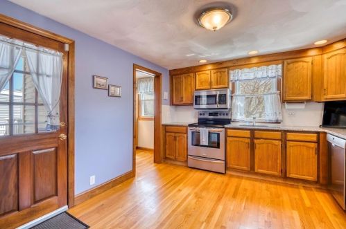 225 Bch St, Quincy MA 02170-2311 exterior