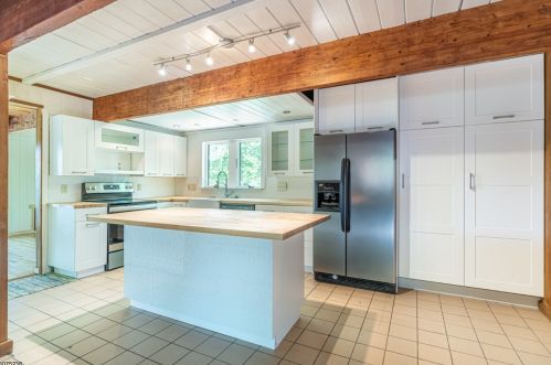 1 Gln Dr, Wantage NJ 07461-4801 exterior