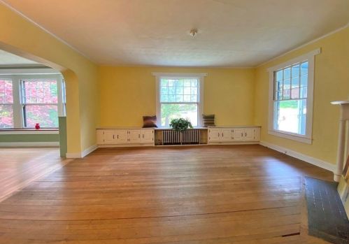 117 Mount Vernon St, Newton MA 02465-2559 exterior