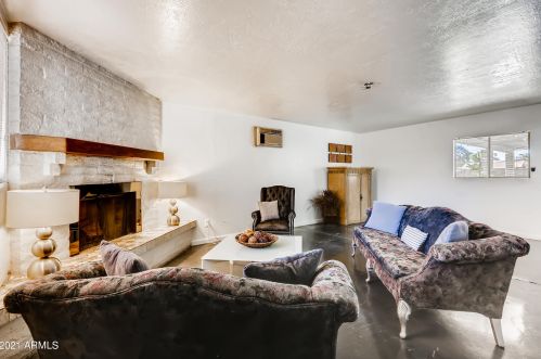 3001 Clinton St, Phoenix AZ 85029-4235 exterior