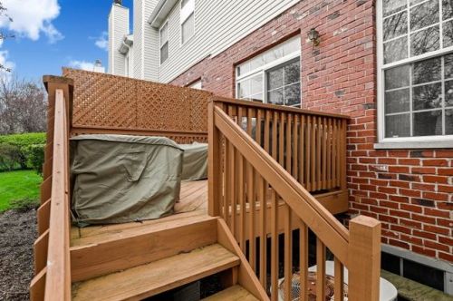 501 Goodwin Dr, Lemont IL 60440-2098 exterior