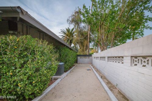 6849 2nd St, Phoenix AZ  85012-1005 exterior