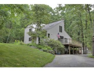 88 Meetinghouse Rd, Windham, NH 03087-1506