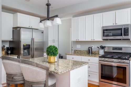 15 Warner Ave, Worcester MA  01604-3129 exterior