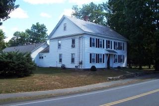 3 Hobart Ln, Amherst MA  01002-1320 exterior