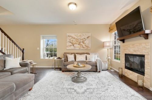 501 Goodwin Dr, Lemont IL 60440-2098 exterior