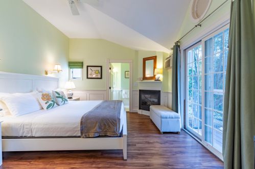 407 Old Harbor Rd, Chatham MA 02633-2375 exterior