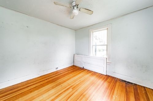 11 Sycamore St, Montgomery MA 01085-3215 exterior