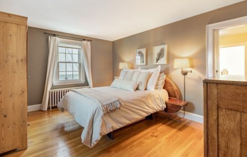 2 Bonad Rd, Milton MA 02186-3212 exterior