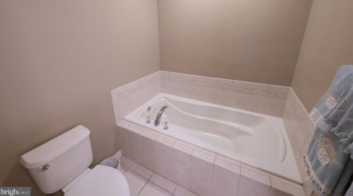 341 Chancellor Dr, West Deptford NJ  08096-5170 exterior