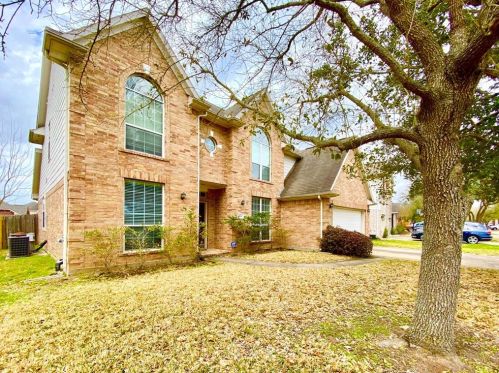 7618 Brighton Knolls Ln, Richmond TX  77407-1599 exterior