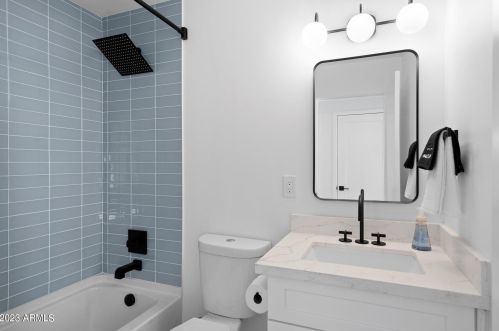 5215 Cambridge Ave, Phoenix AZ 85008-1213 exterior