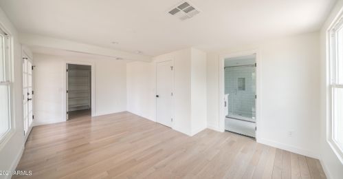 70 Edgemont Ave, Phoenix AZ 85035-2212 exterior