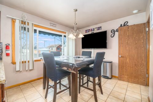 6718 41 St, Forest View IL 60402-4160 exterior