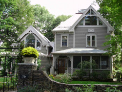 36 Oakland Ave, Newton, MA 02466-1705